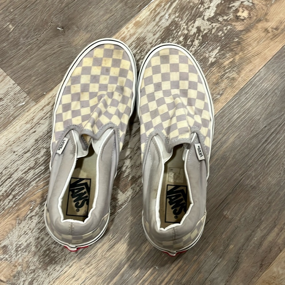 Vans pull on shoes size 9.5 women’s and 8.5 men’s